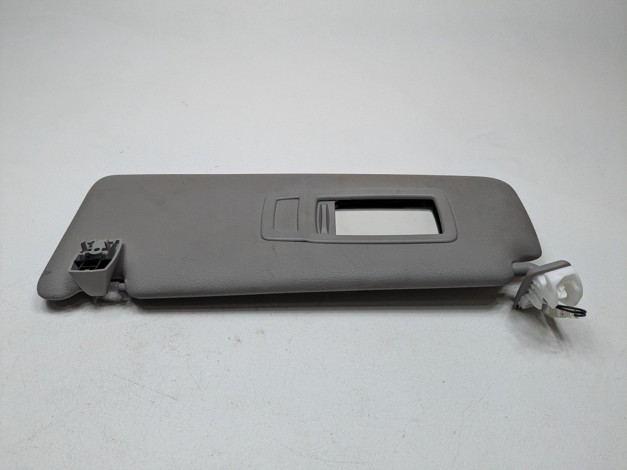 2015 - 2018 BMW 320I OEM SUN VISOR SUNVISOR SHADE FRONT LEFT DRIVER SIDE GREY