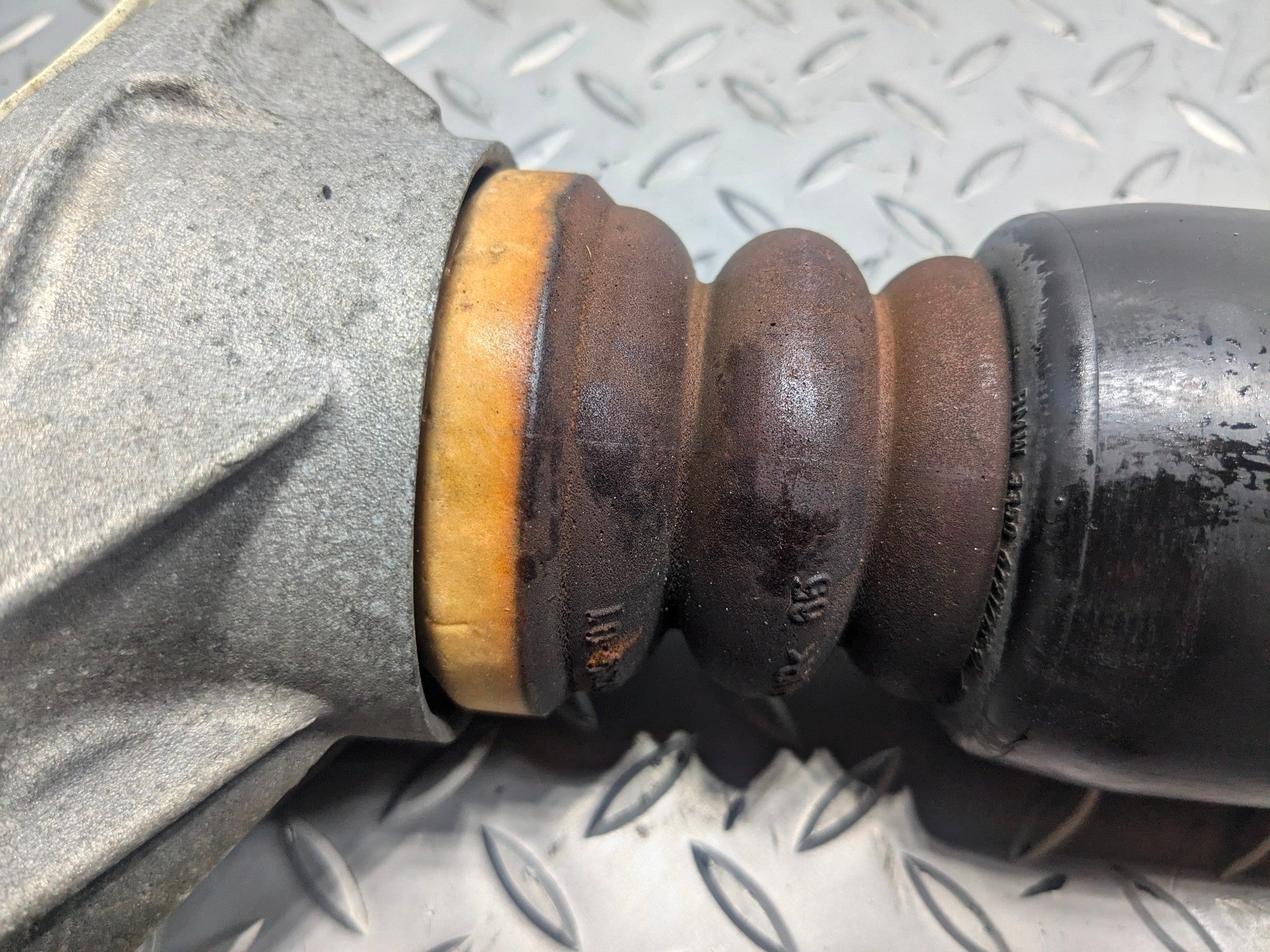 2015 - 2018 BMW 320I OEM SHOCK STRUT ABSORBERS REAR LEFT DRIVER SIDE