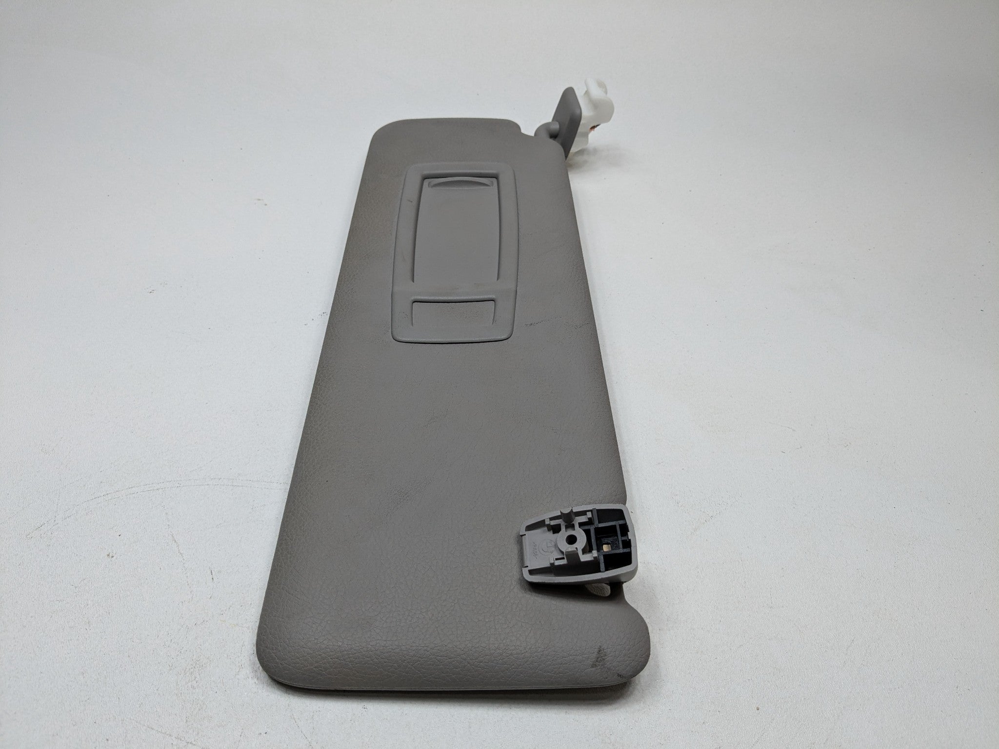 2015 - 2018 BMW 320I OEM SUN VISOR SUNVISOR SHADE FRONT LEFT DRIVER SIDE GREY