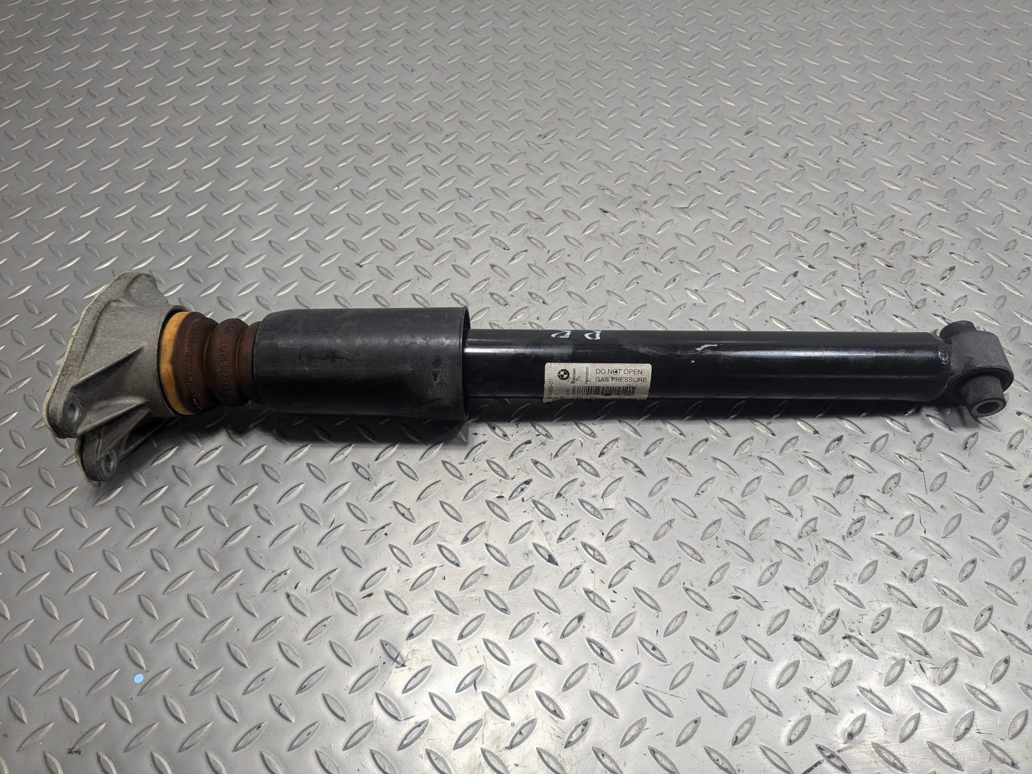2015 - 2018 BMW 320I OEM SHOCK STRUT ABSORBERS REAR RIGHT PASSENGER SIDE