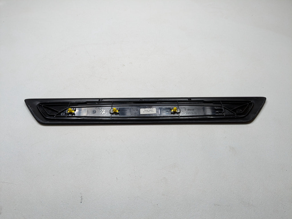 2015 - 2018 BMW 320I OEM SILL SCUFF PLATE TRIM PANEL FRONT RIGHT PASSENGER SIDE
