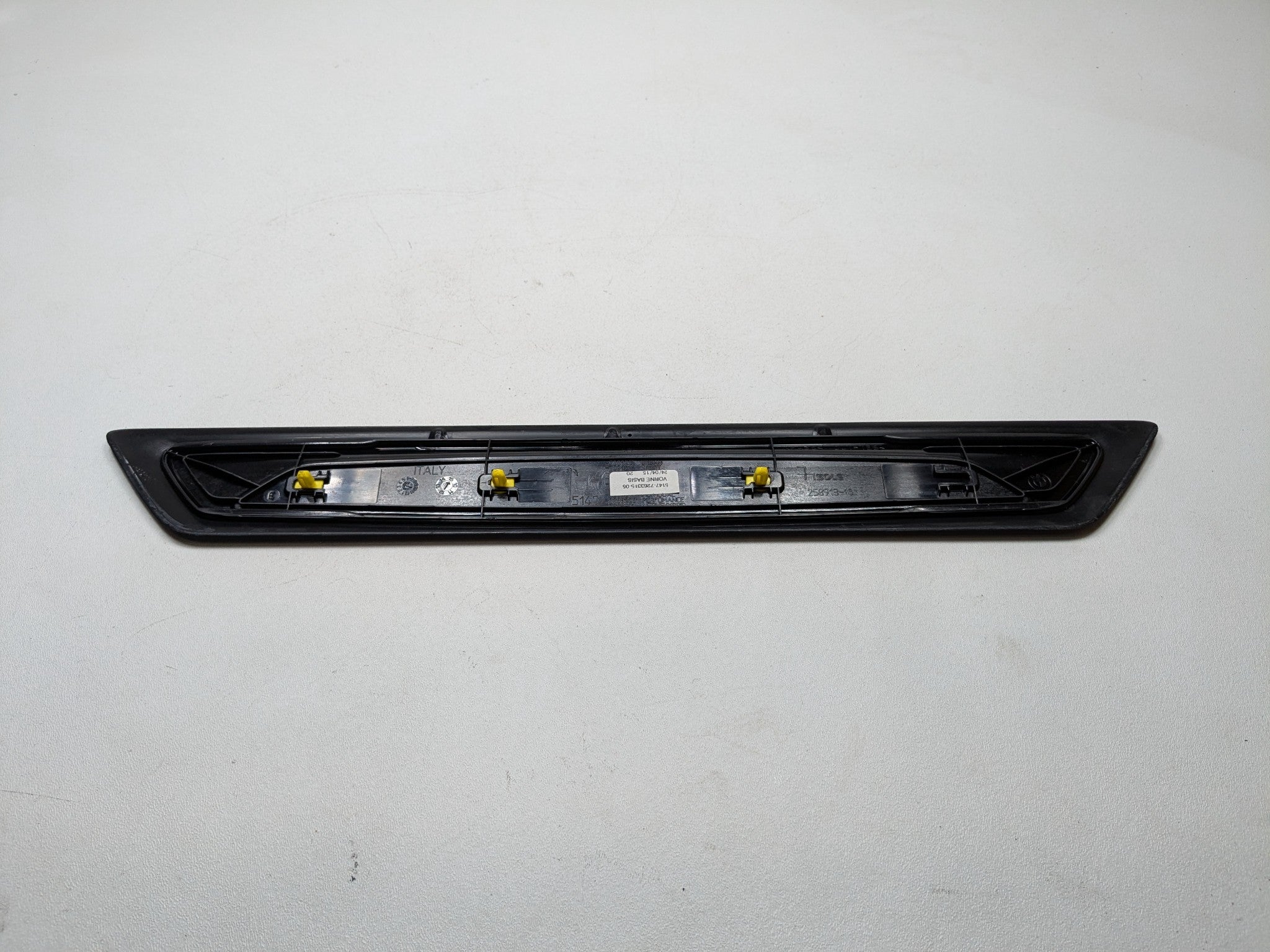 2015 - 2018 BMW 320I OEM SILL SCUFF PLATE TRIM PANEL FRONT RIGHT PASSENGER SIDE