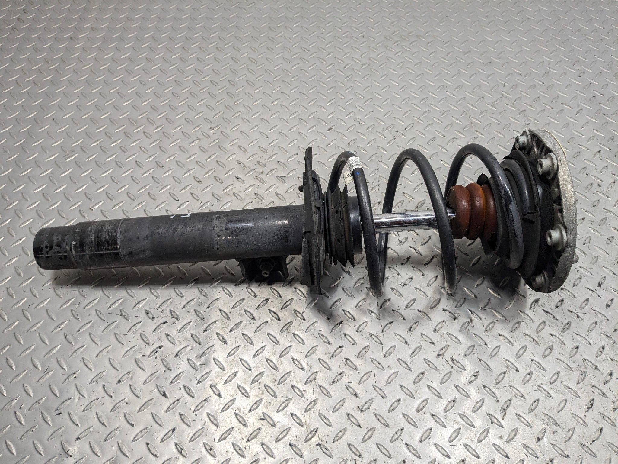 2015 - 2018 BMW 320I OEM SHOCK STRUT ABSORBER ASSEMBLY FRONT LEFT DRIVER SIDE