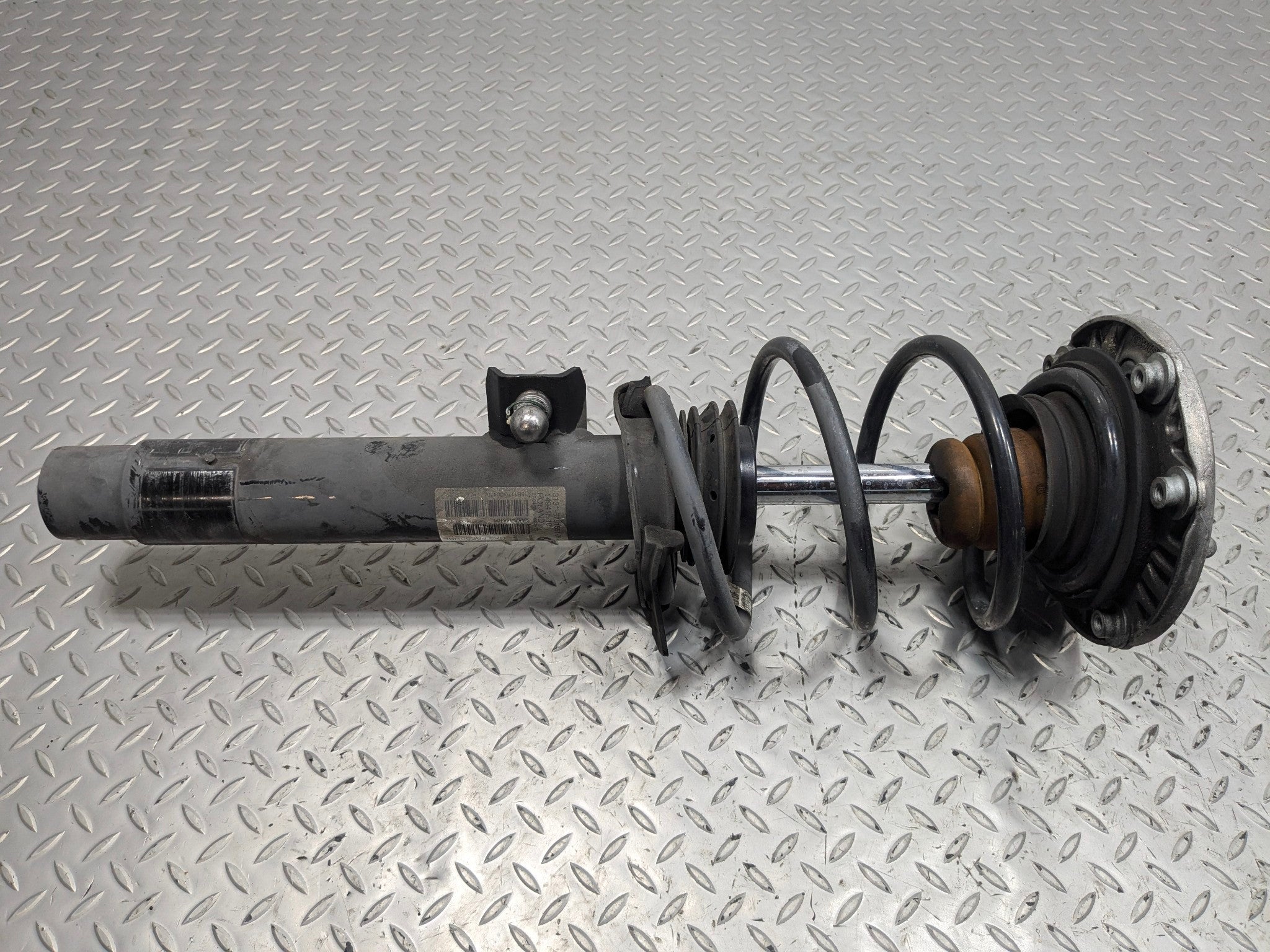 2015 - 2018 BMW 320I OEM SHOCK STRUT ABSORBER ASSEMBLY FRONT LEFT DRIVER SIDE