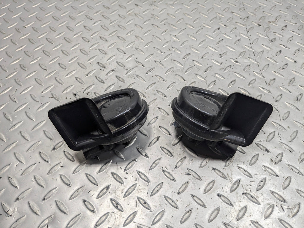 2015 - 2018 BMW 320I OEM DUAL NOTE HORN HIGH AND LOW TONE SIREN SIGNAL SET