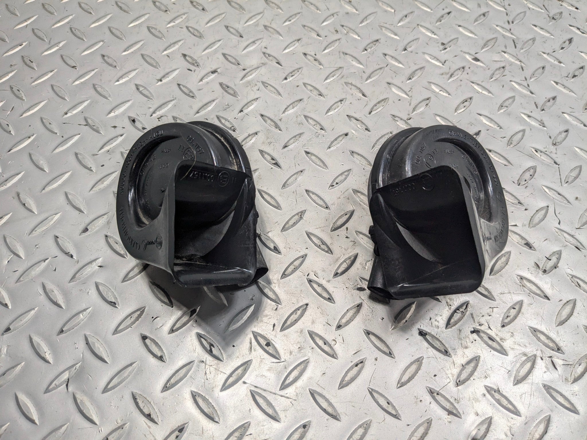 2015 - 2018 BMW 320I OEM DUAL NOTE HORN HIGH AND LOW TONE SIREN SIGNAL SET