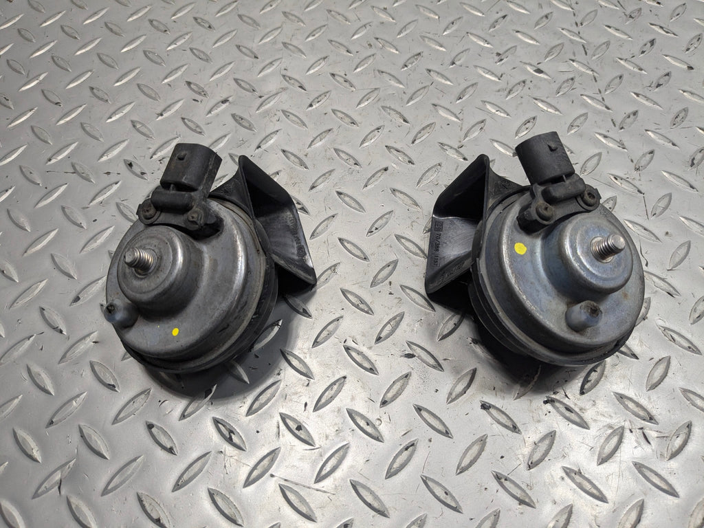 2015 - 2018 BMW 320I OEM DUAL NOTE HORN HIGH AND LOW TONE SIREN SIGNAL SET