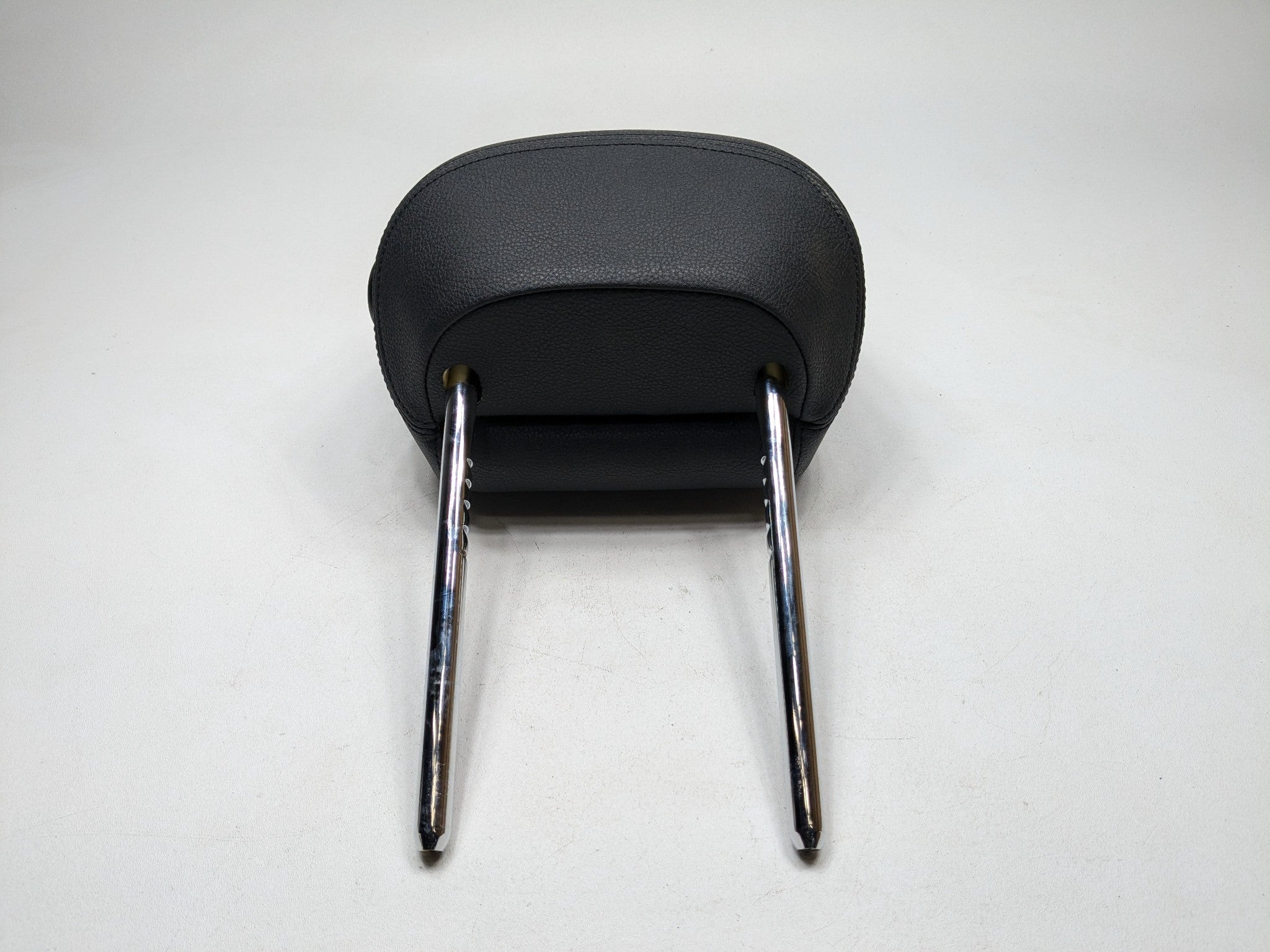 2015 - 2018 BMW 320I OEM SEAT HEADREST BLACK LEATHER FRONT LEFT DRIVER SIDE