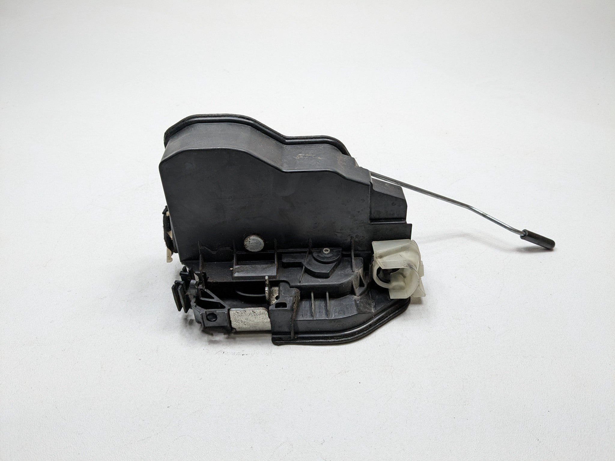 2015 - 2018 BMW 320I OEM DOOR LATCH LOCK ACTUATOR FRONT LEFT DRIVER SIDE