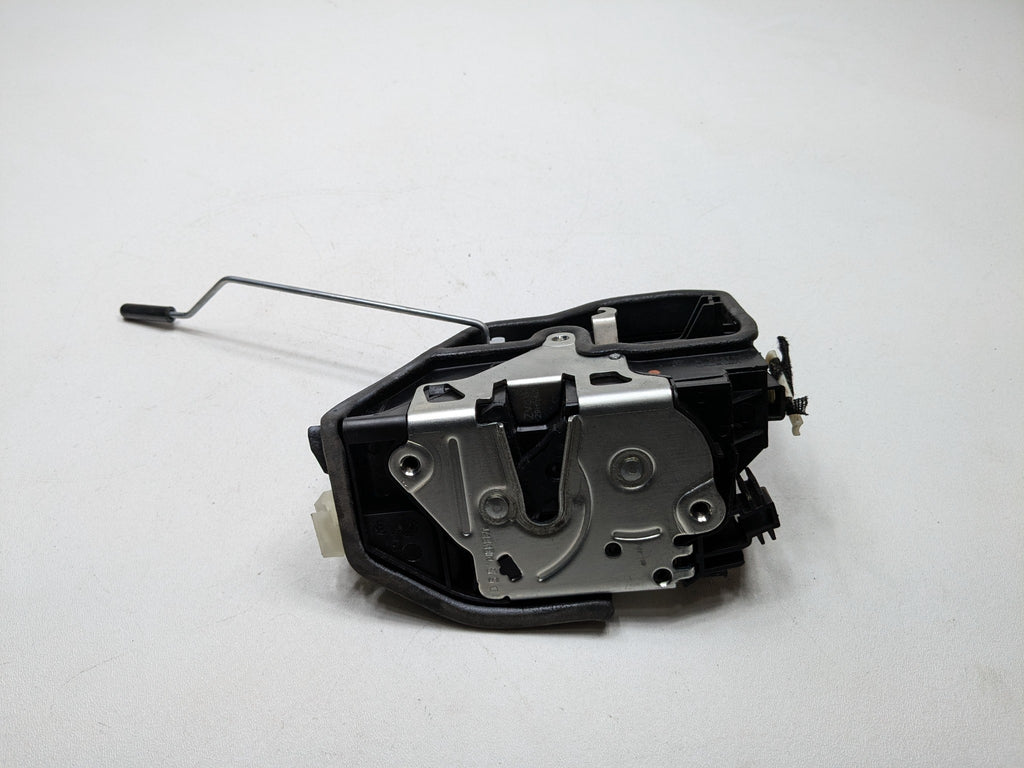 2015 - 2018 BMW 320I OEM DOOR LATCH LOCK ACTUATOR FRONT LEFT DRIVER SIDE