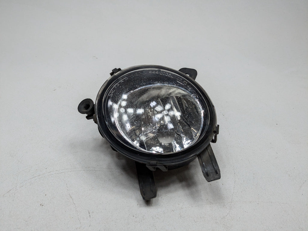 2015 - 2018 BMW 320I OEM HALOGEN FOG LIGHT BUMPER MOUNTED FRONT LEFT DRIVER SIDE