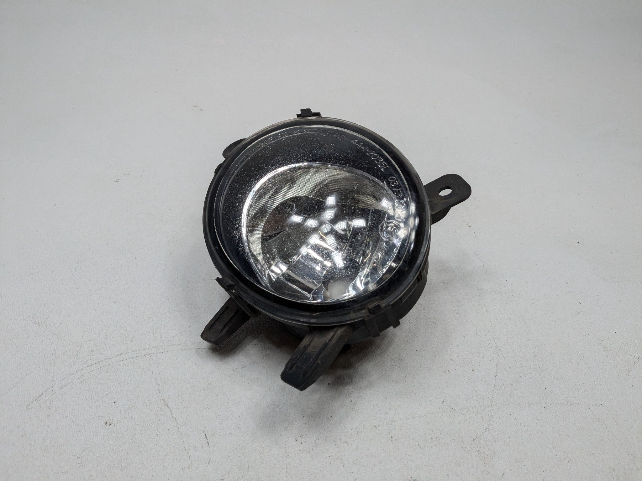 2015 - 2018 BMW 320I OEM HALOGEN FOG LIGHT BUMPER MOUNTED FRONT LEFT DRIVER SIDE