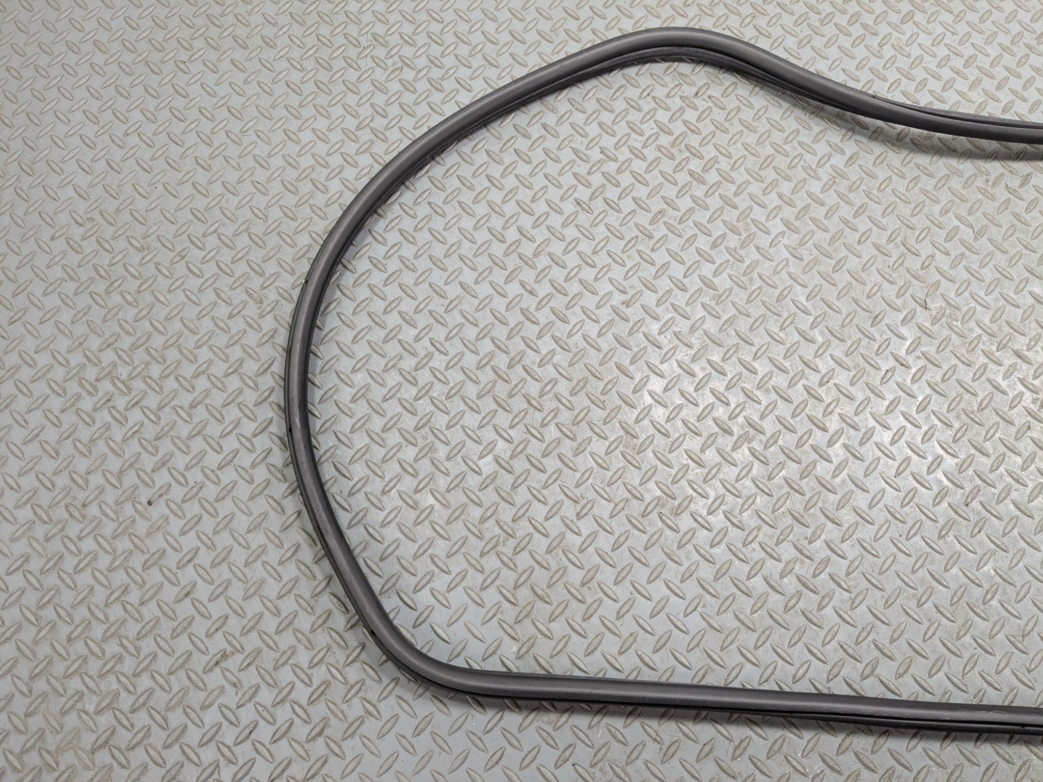 2015 - 2018 BMW 320I OEM DOOR SEAL WEATHER STRIPPING RUBBER BLACK REAR LEFT SIDE