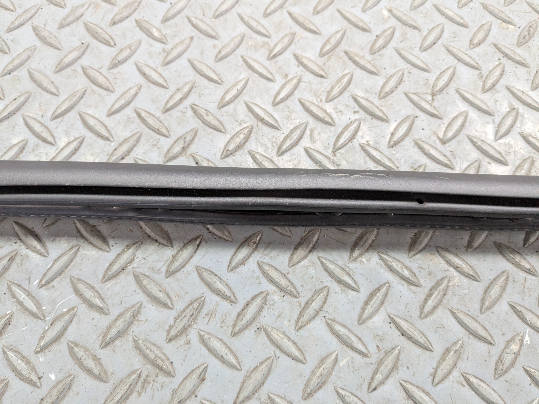 2015 - 2018 BMW 320I OEM DOOR SEAL WEATHER STRIPPING RUBBER BLACK REAR LEFT SIDE