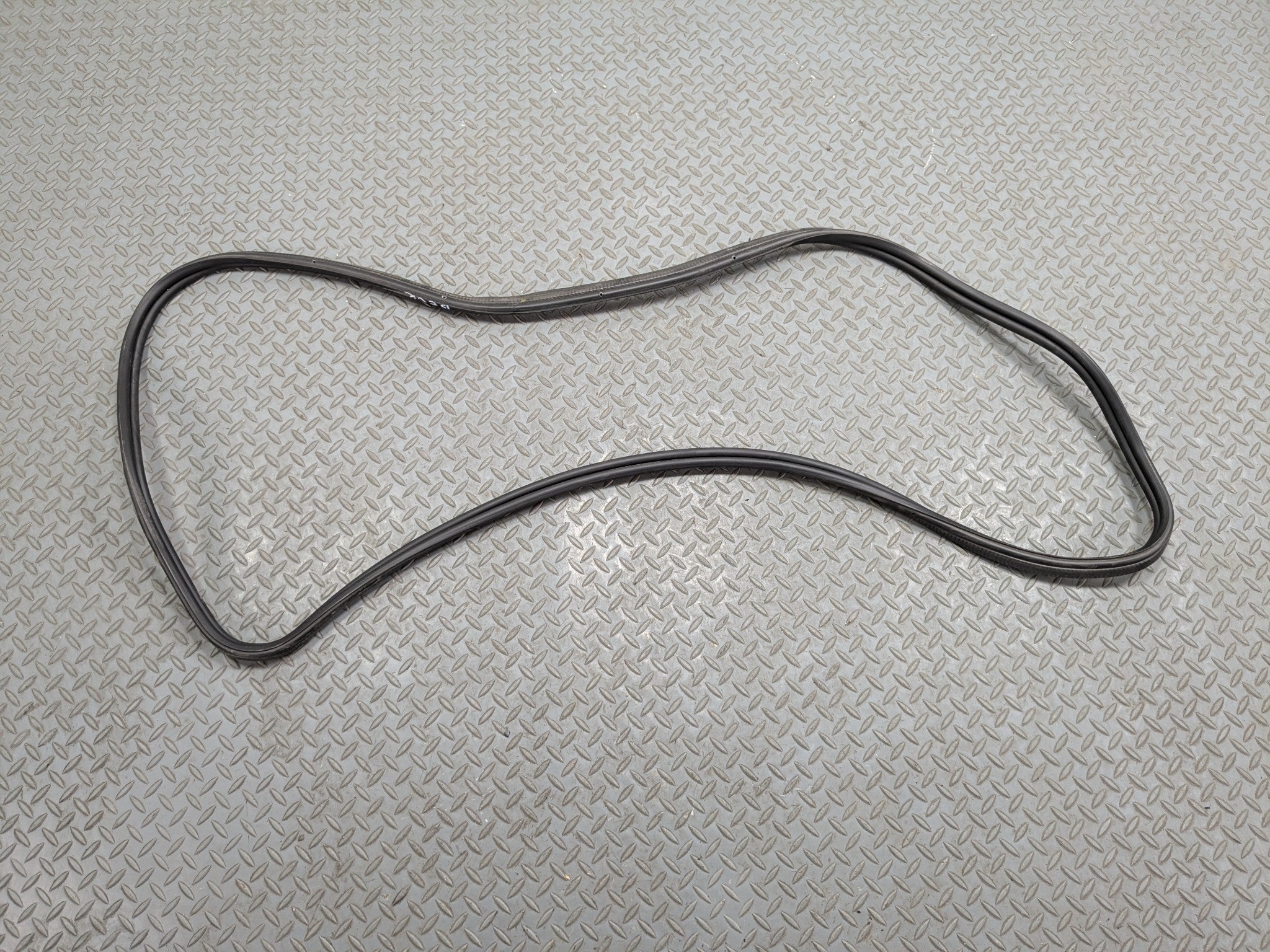 2015 - 2018 BMW 320I OEM TRUNK WEATHER SEAL STRIPPING RUBBER REAR BLACK