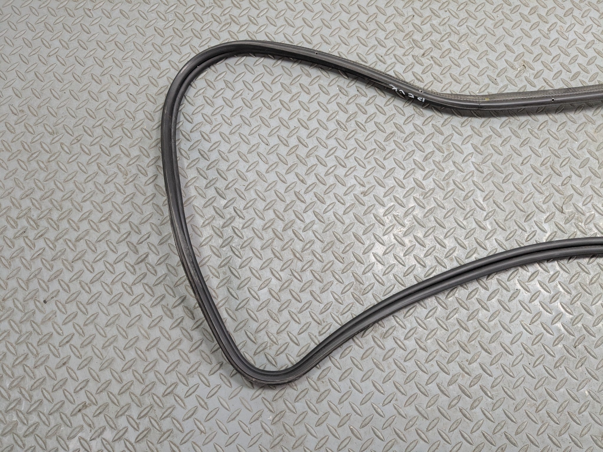 2015 - 2018 BMW 320I OEM TRUNK WEATHER SEAL STRIPPING RUBBER REAR BLACK