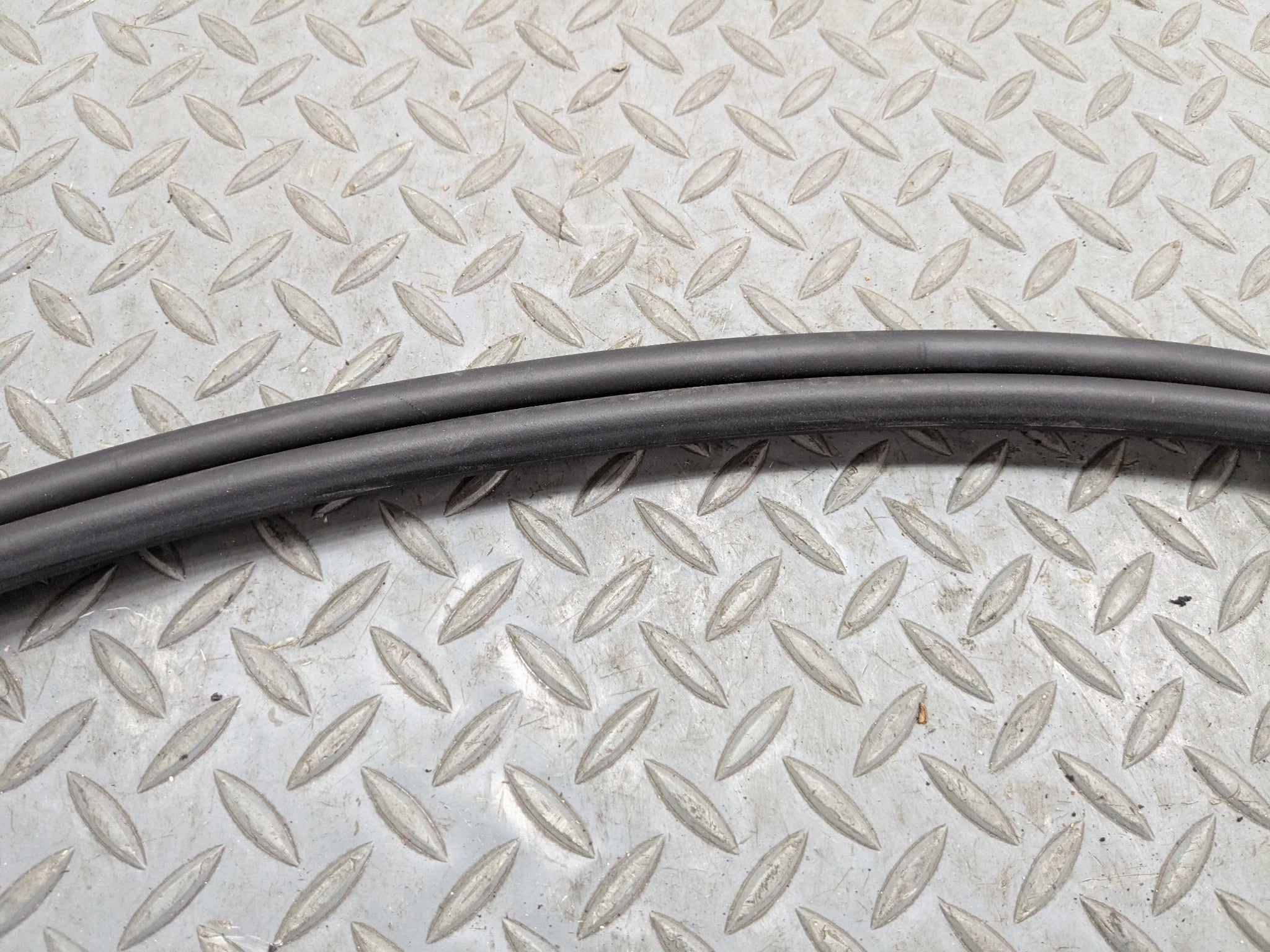 2015 - 2018 BMW 320I OEM TRUNK WEATHER SEAL STRIPPING RUBBER REAR BLACK