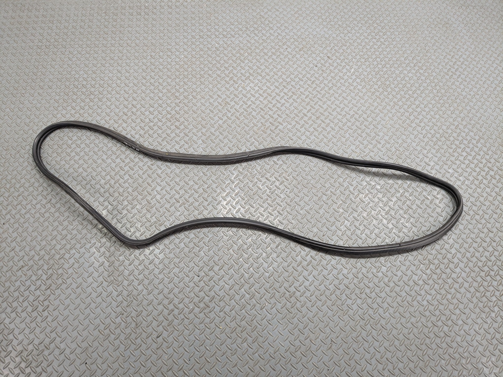 2015 - 2018 BMW 320I OEM TRUNK WEATHER SEAL STRIPPING RUBBER REAR BLACK