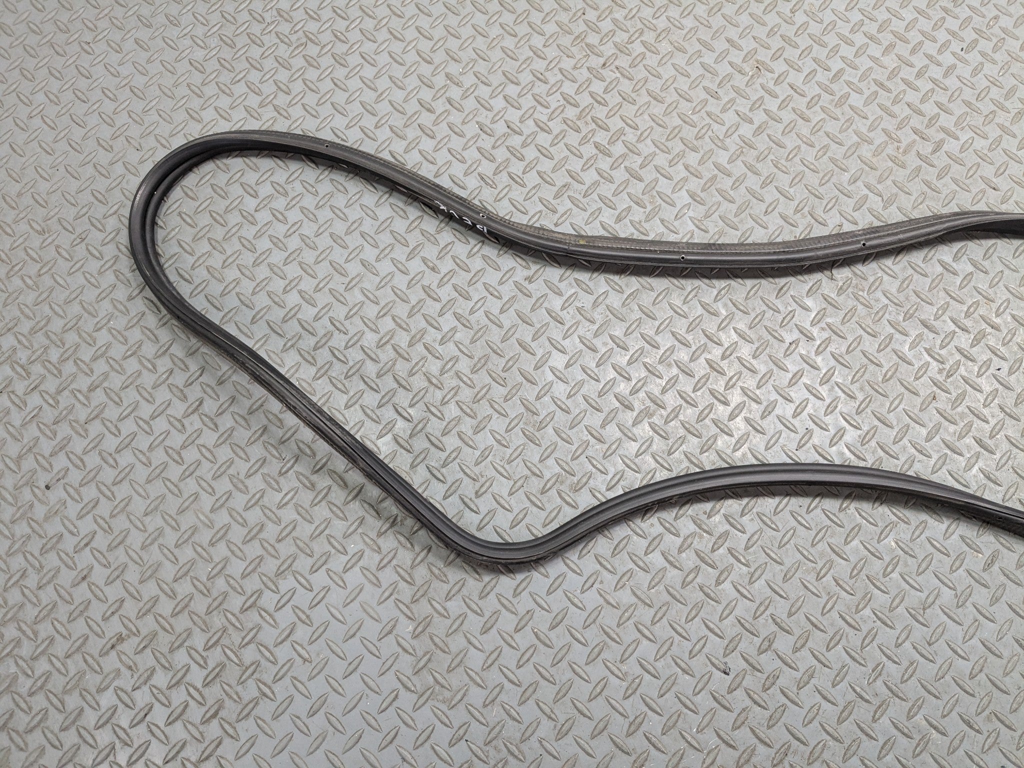 2015 - 2018 BMW 320I OEM TRUNK WEATHER SEAL STRIPPING RUBBER REAR BLACK
