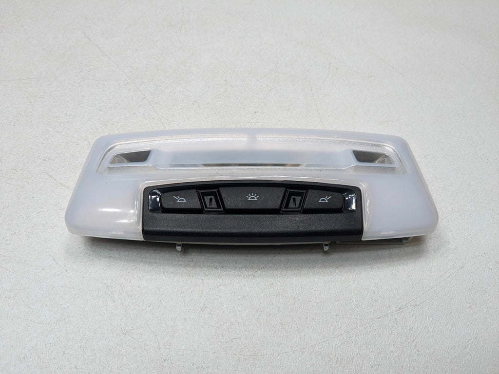 2015 - 2018 BMW 320I OEM REAR UPPER OVERHEAD DOME INTERIOR LIGHT ASSEMBLY