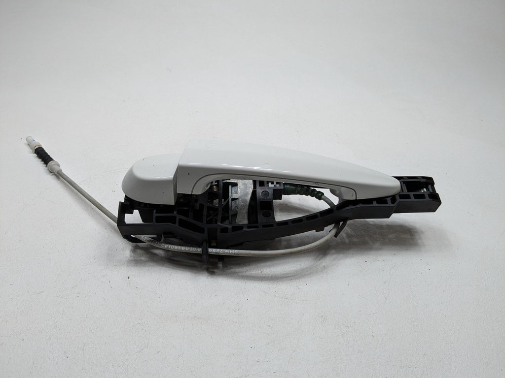 2015 - 2018 BMW 320I OEM EXTERIOR DOOR HANDLE REAR LEFT DRIVER SIDE