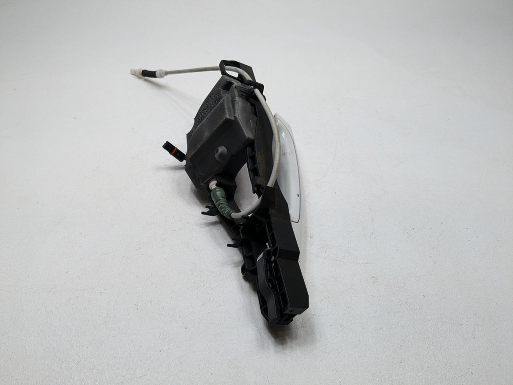 2015 - 2018 BMW 320I OEM EXTERIOR DOOR HANDLE REAR LEFT DRIVER SIDE