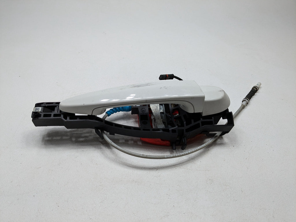 2015 - 2018 BMW 320I OEM EXTERIOR DOOR HANDLE FRONT RIGHT PASSENGER SIDE