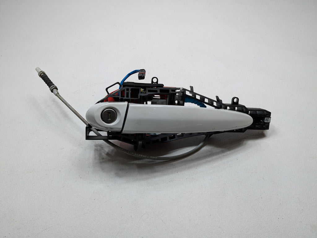 2015 - 2018 BMW 320I OEM EXTERIOR DOOR HANDLE FRONT LEFT DRIVER SIDE
