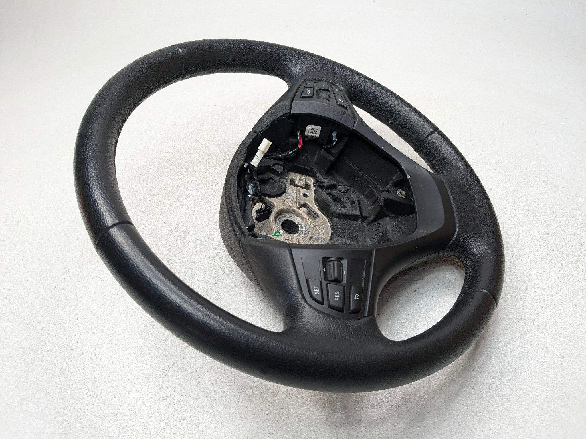 2015 - 2018 BMW 320I OEM STEERING WHEEL WITH MULTIFUNCTIONAL CONTROL SWITCH