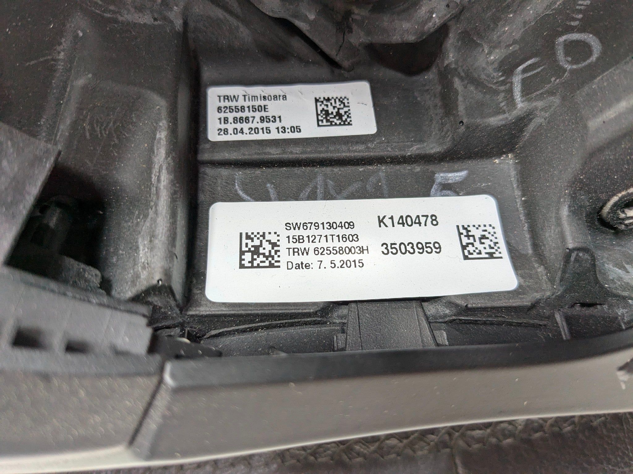 2015 - 2018 BMW 320I OEM STEERING WHEEL WITH MULTIFUNCTIONAL CONTROL SWITCH