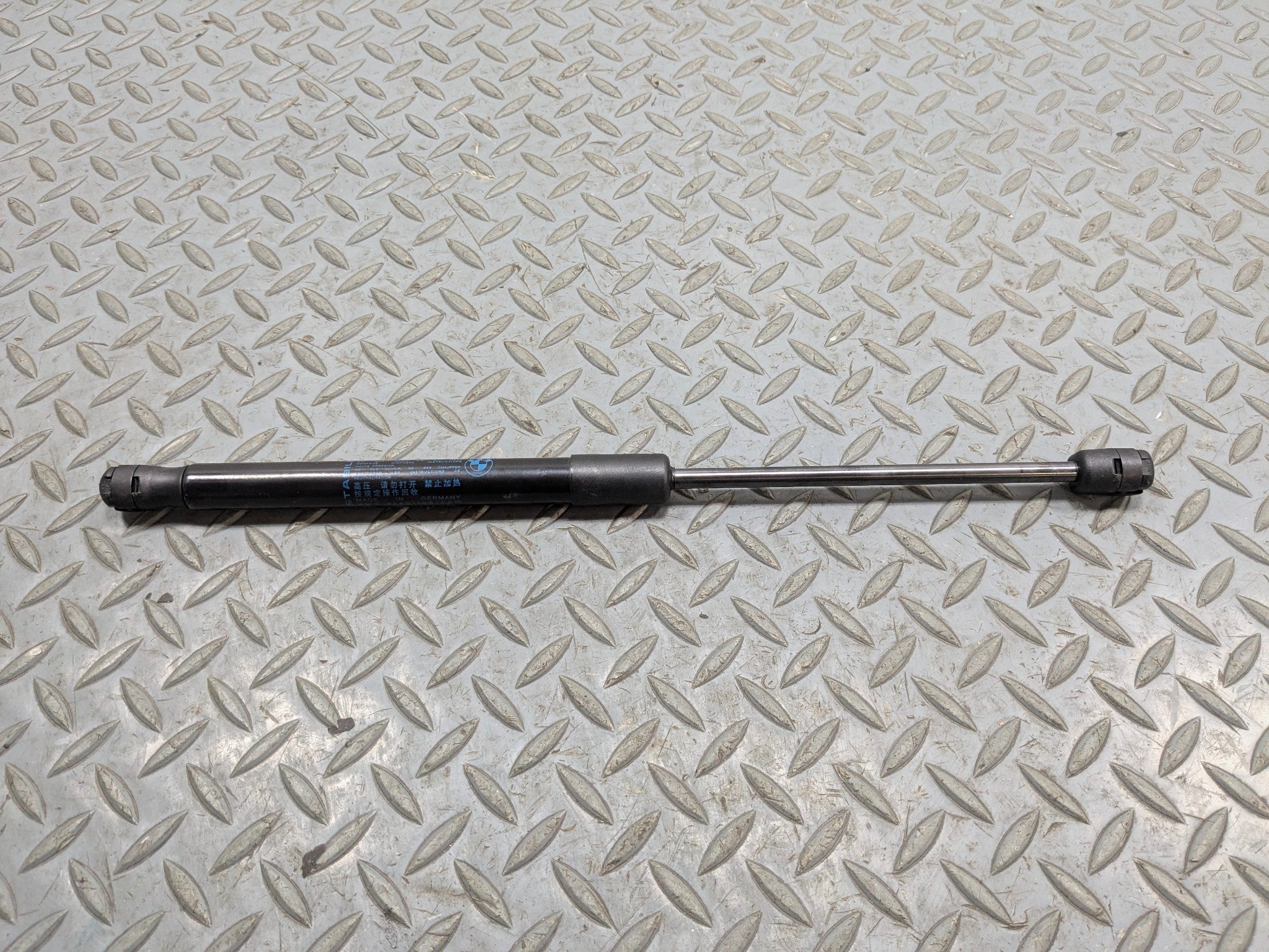 2015 - 2018 BMW 320I OEM HATCHBACK LIFT SUPPORT STRUT ASSEMBLY REAR TRUNK LID