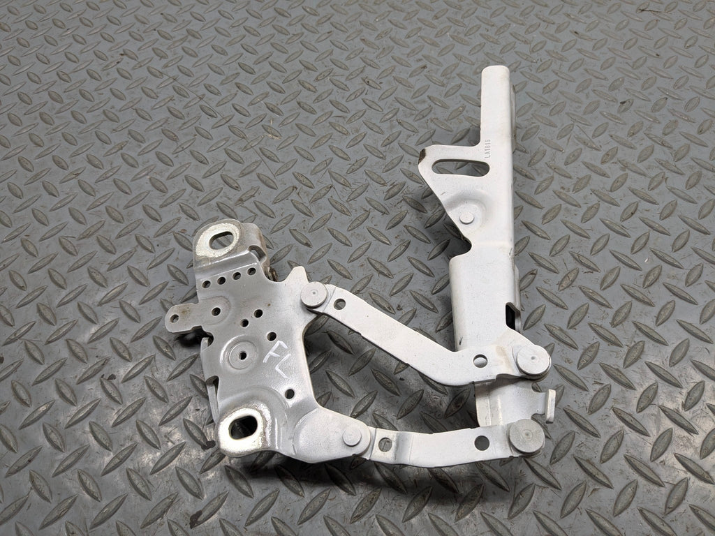2015 - 2018 BMW 320I OEM HOOD BONNET HINGE SUPPORT FRONT LEFT DRIVER SIDE