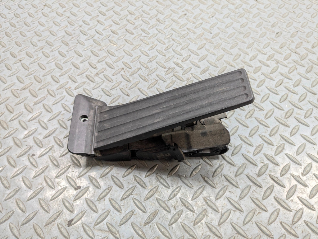 2015 - 2018 BMW 320I OEM ACCELERATOR PEDAL SENSOR BLACK GAS THROTTLE