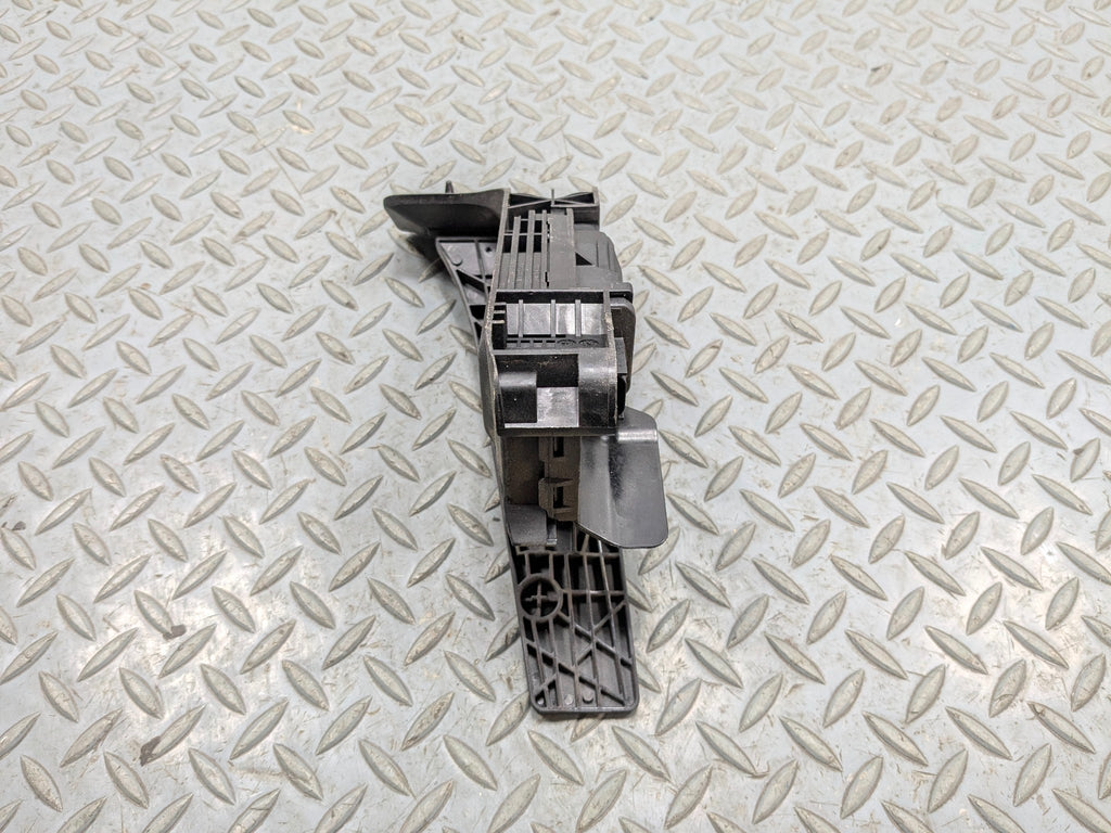 2015 - 2018 BMW 320I OEM ACCELERATOR PEDAL SENSOR BLACK GAS THROTTLE