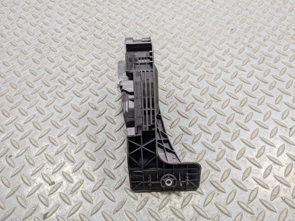 2015 - 2018 BMW 320I OEM ACCELERATOR PEDAL SENSOR BLACK GAS THROTTLE
