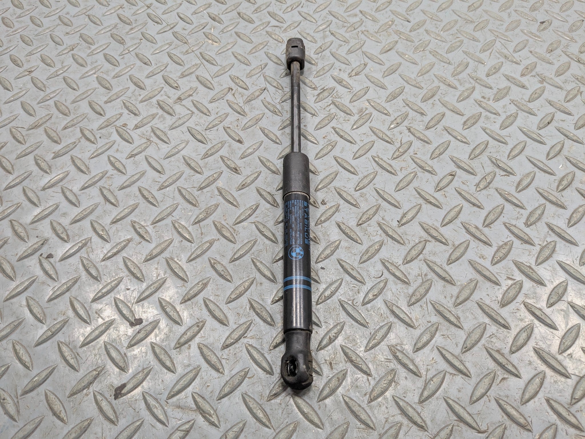 2015 - 2018 BMW 320I OEM LIFT SUPPORT SHOCK STRUT ASSEMBLY FRONT HOOD BONNET