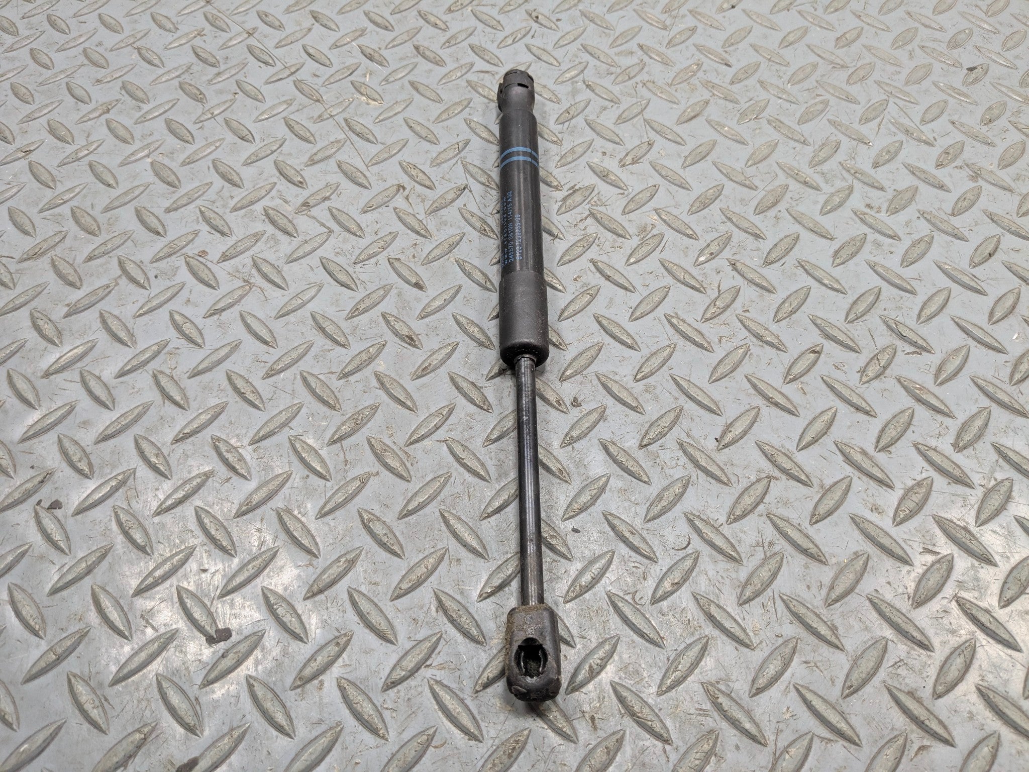 2015 - 2018 BMW 320I OEM LIFT SUPPORT SHOCK STRUT ASSEMBLY FRONT HOOD BONNET