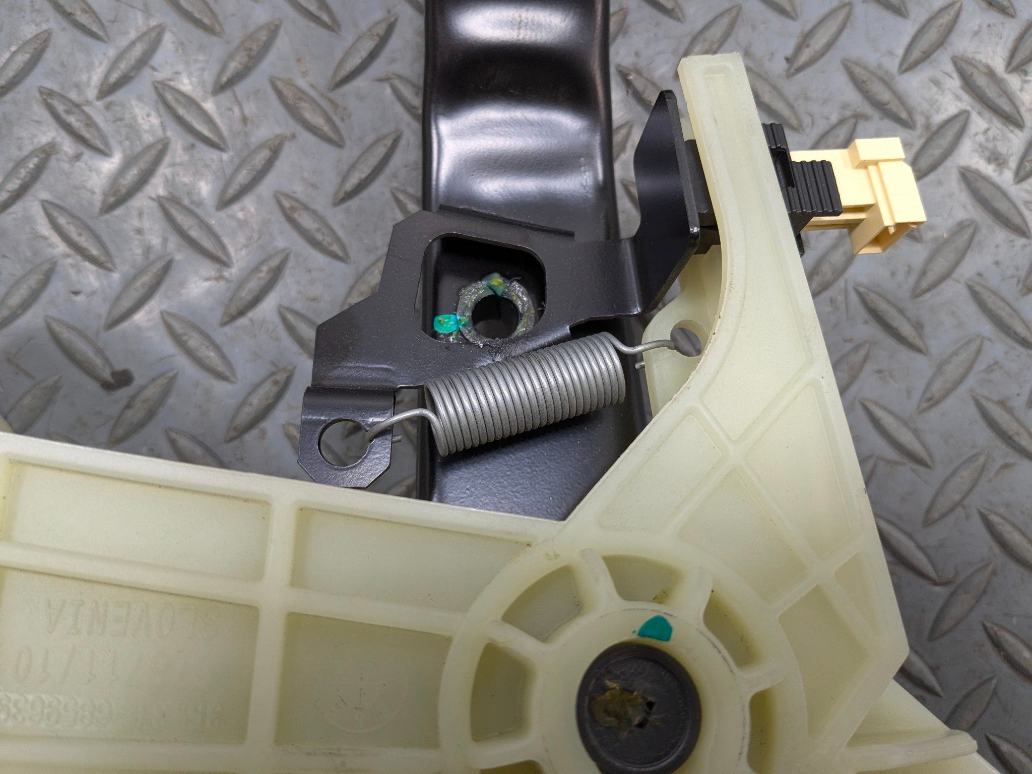 2015 - 2018 BMW 320I OEM BRAKE STOP PEDAL WITH SUPPORT MOUNT BRACKET