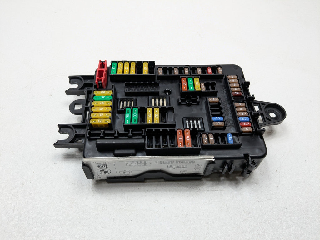 2015 - 2018 BMW 320I OEM TRUNK FUSE BOX RELAY JUNCTION POWER DISTRIBUTION BLOCK