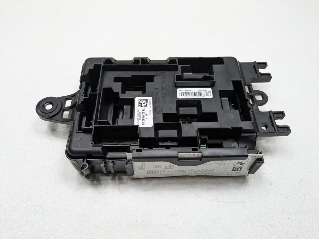2015 - 2018 BMW 320I OEM TRUNK FUSE BOX RELAY JUNCTION POWER DISTRIBUTION BLOCK