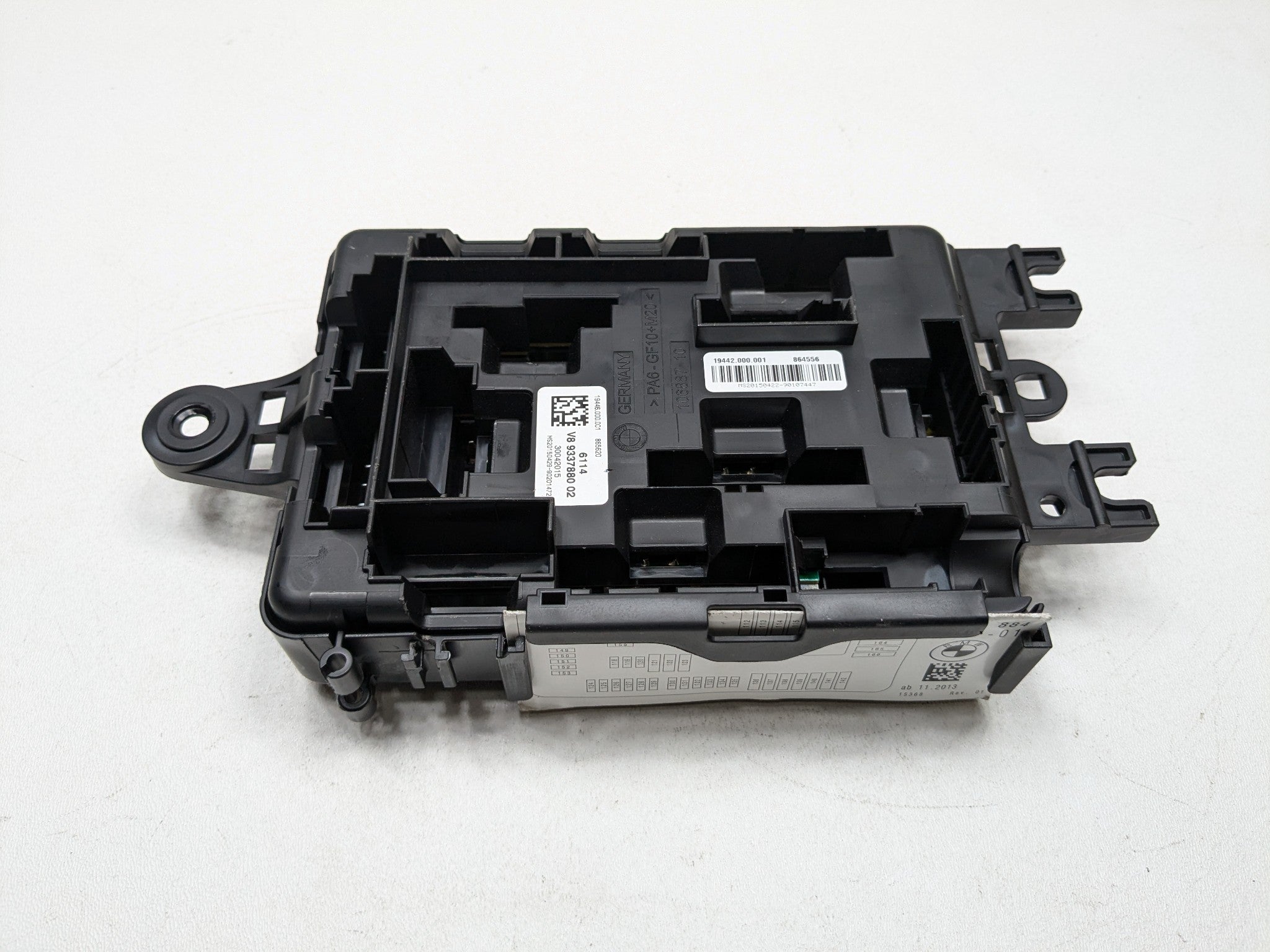 2015 - 2018 BMW 320I OEM TRUNK FUSE BOX RELAY JUNCTION POWER DISTRIBUTION BLOCK