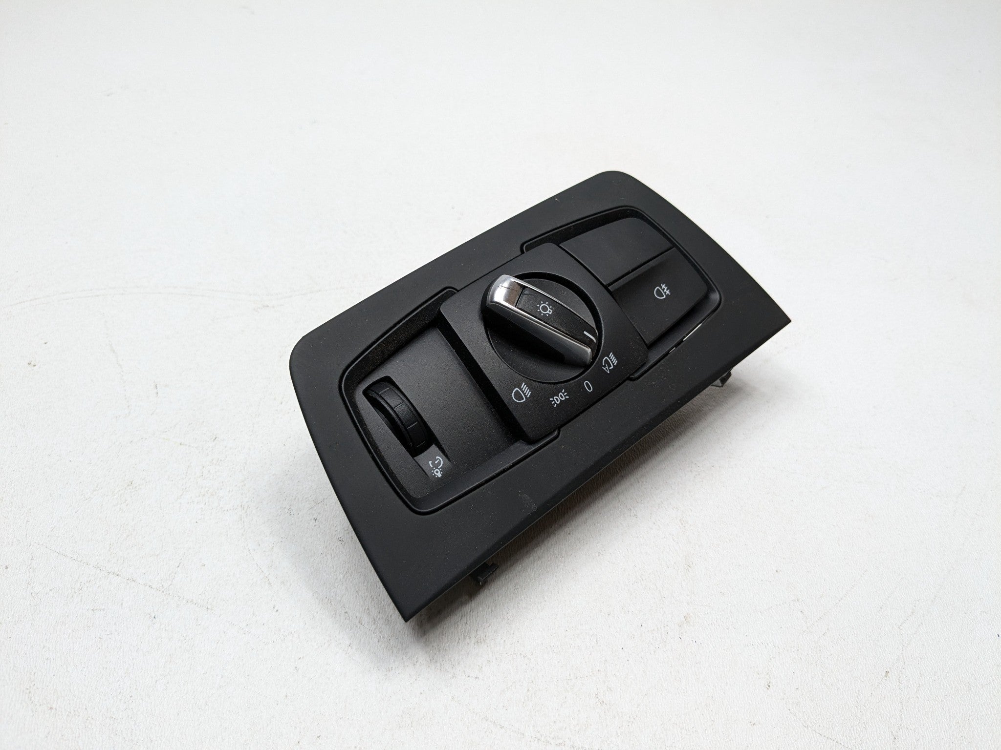 2015 - 2018 BMW 320I OEM HEADLIGHT FOGLIGHT CONTROL SWITCH PANEL ASSEMBLY