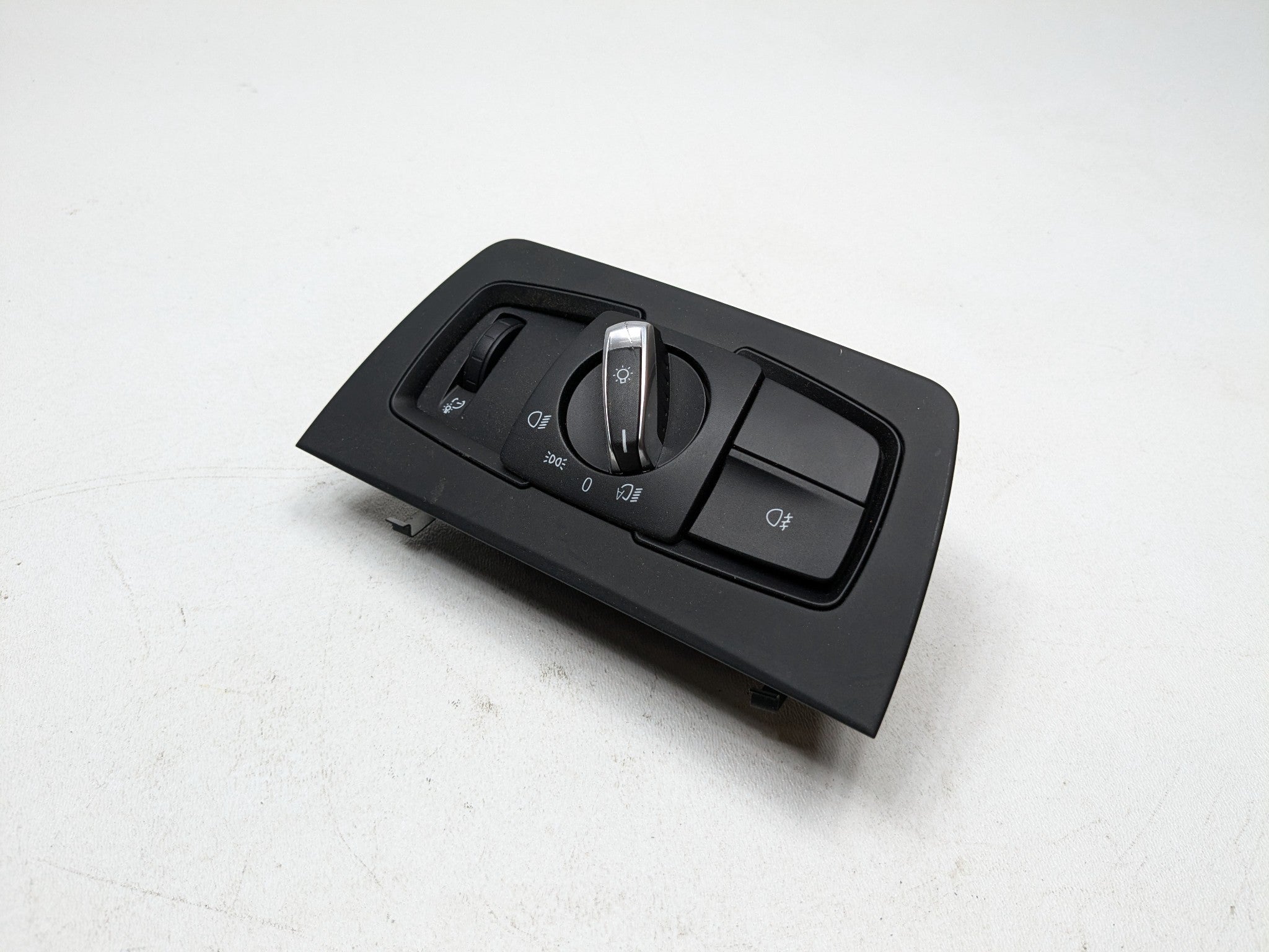 2015 - 2018 BMW 320I OEM HEADLIGHT FOGLIGHT CONTROL SWITCH PANEL ASSEMBLY
