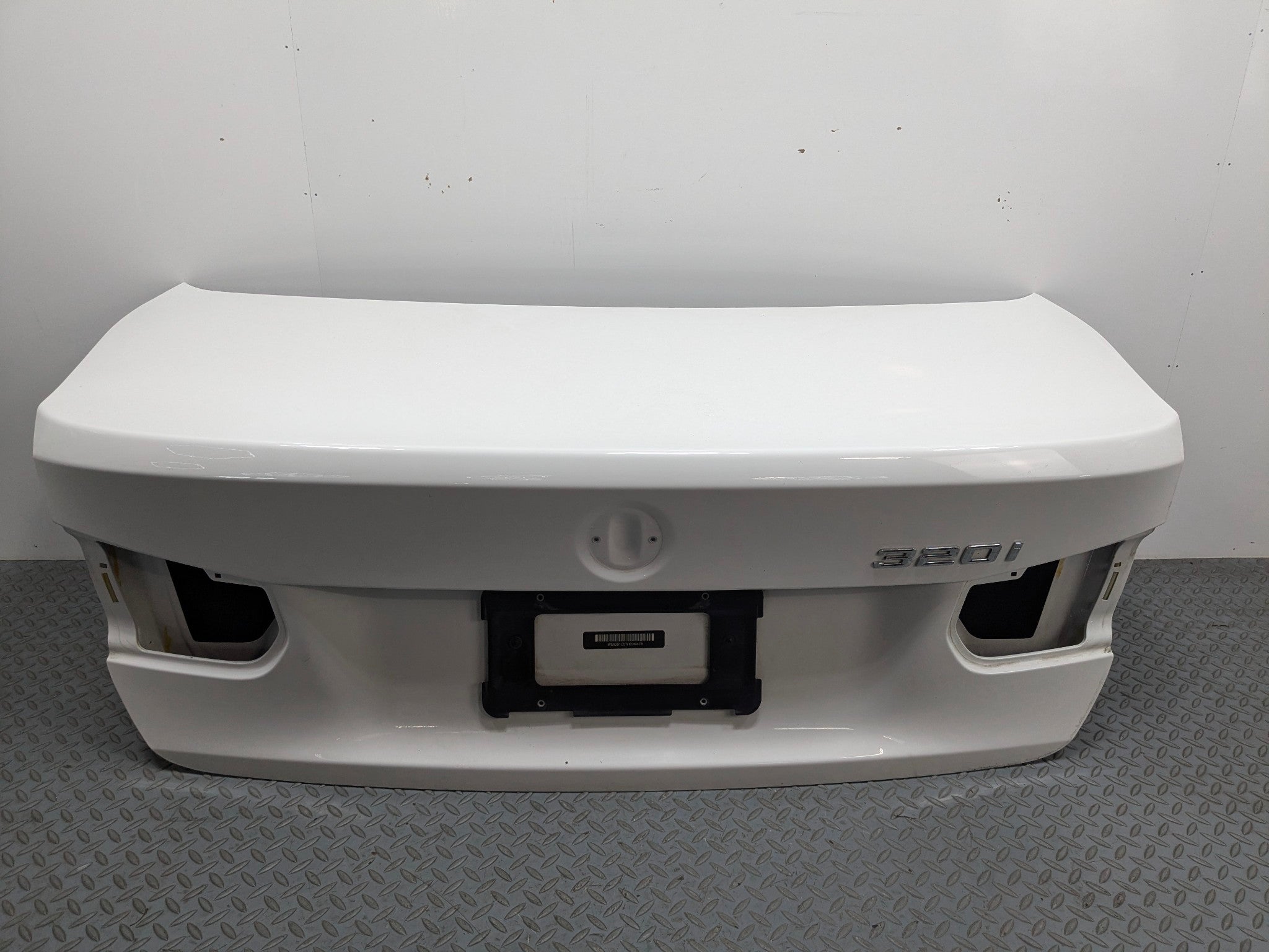 2015 - 2018 BMW 320I OEM REAR TRUNK BOOT LID DECKLID SHELL PANEL ALPINE WHITE