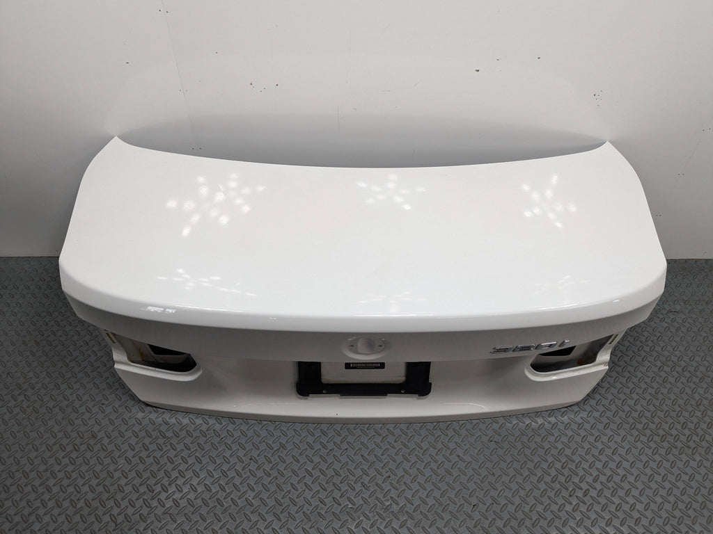 2015 - 2018 BMW 320I OEM REAR TRUNK BOOT LID DECKLID SHELL PANEL ALPINE WHITE