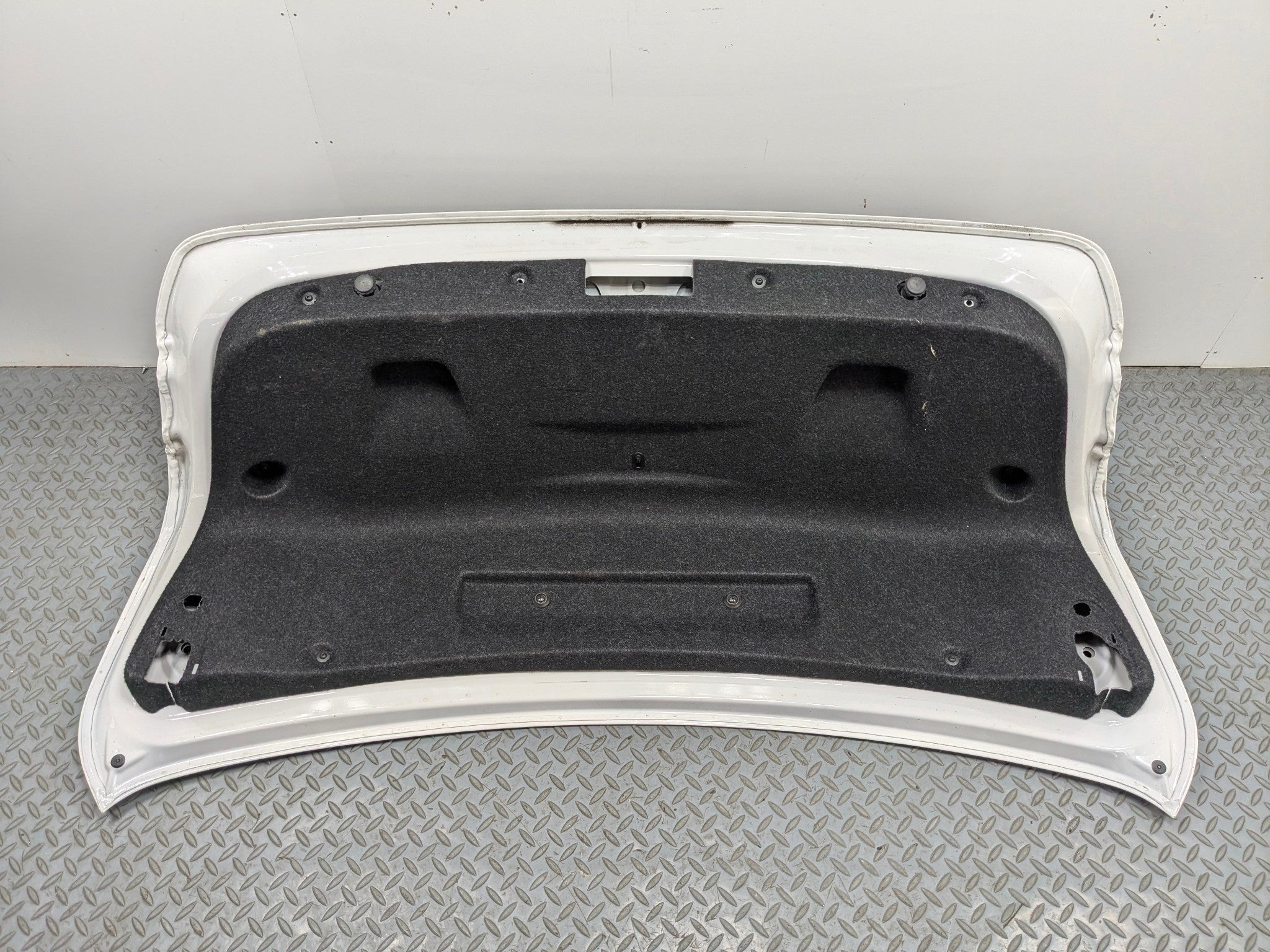 2015 - 2018 BMW 320I OEM REAR TRUNK BOOT LID DECKLID SHELL PANEL ALPINE WHITE