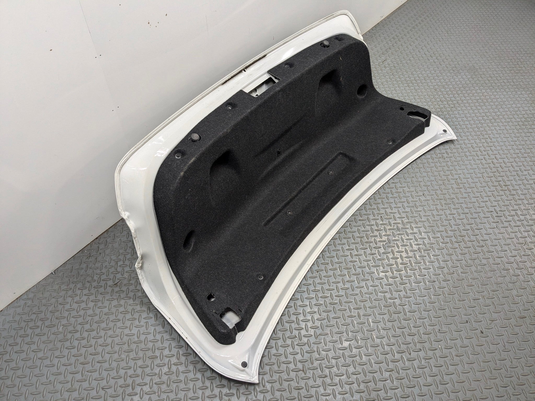 2015 - 2018 BMW 320I OEM REAR TRUNK BOOT LID DECKLID SHELL PANEL ALPINE WHITE
