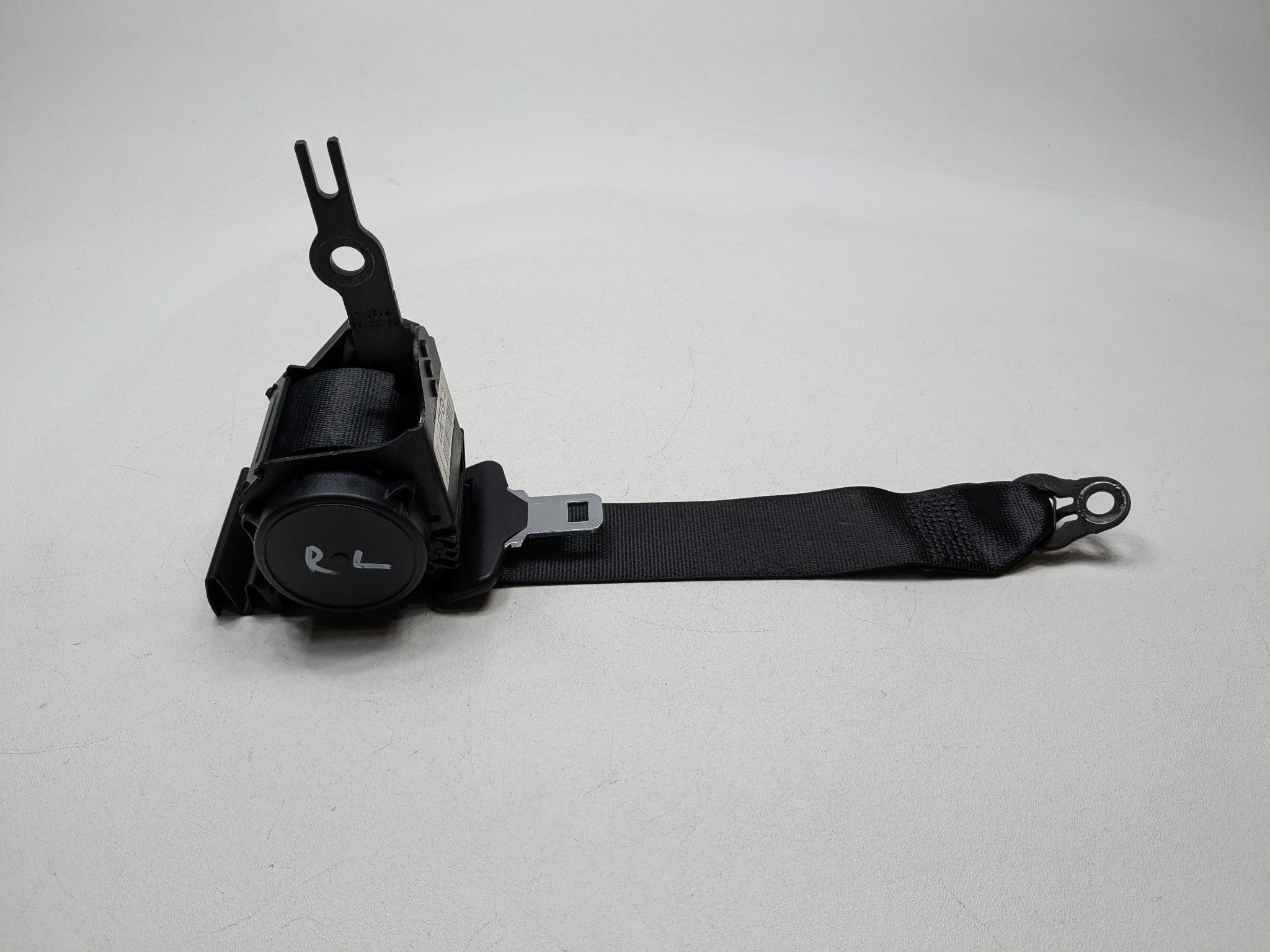 2015 - 2018 BMW 320I OEM SEATBELT SEAT BELT RETRACTOR REAR LEFT SIDE BLACK