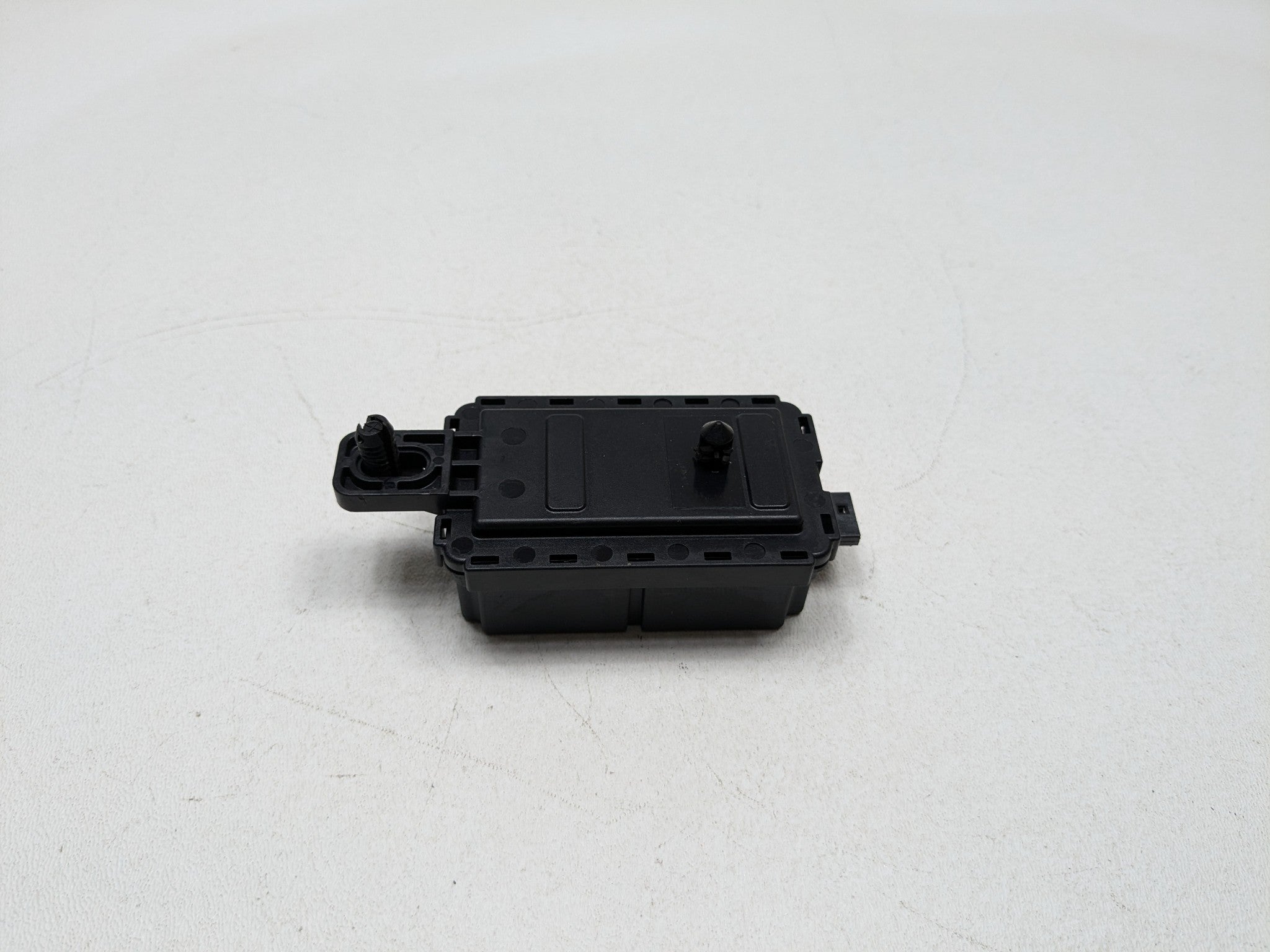 2015 - 2018 BMW 320I OEM RADIO RECIEVER REMOTE COMPUTER CONTROL MODULE UNIT