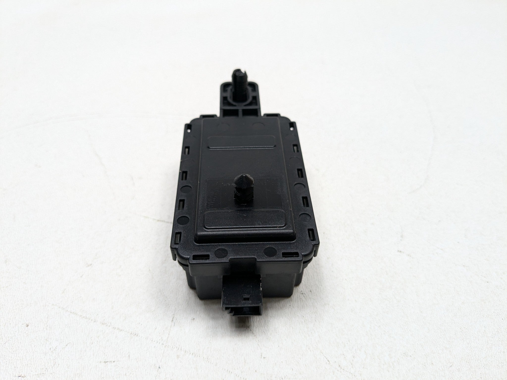 2015 - 2018 BMW 320I OEM RADIO RECIEVER REMOTE COMPUTER CONTROL MODULE UNIT